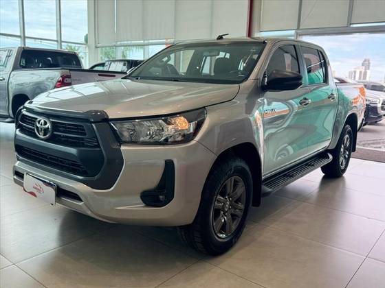 TOYOTA HILUX 2.8 D-4D TURBO DIESEL CD SR 4X4 AUTOMÁTICO